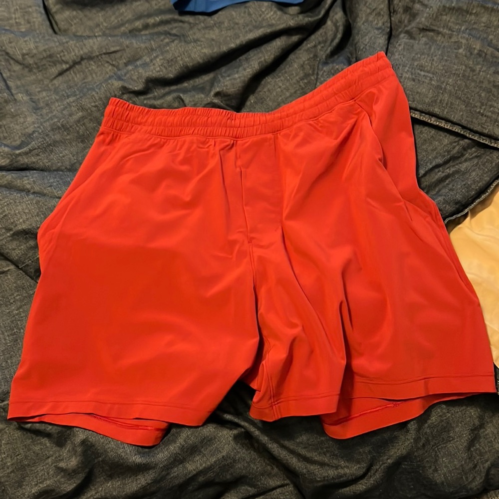 Lulu pace breaker liner less shorts 5inch